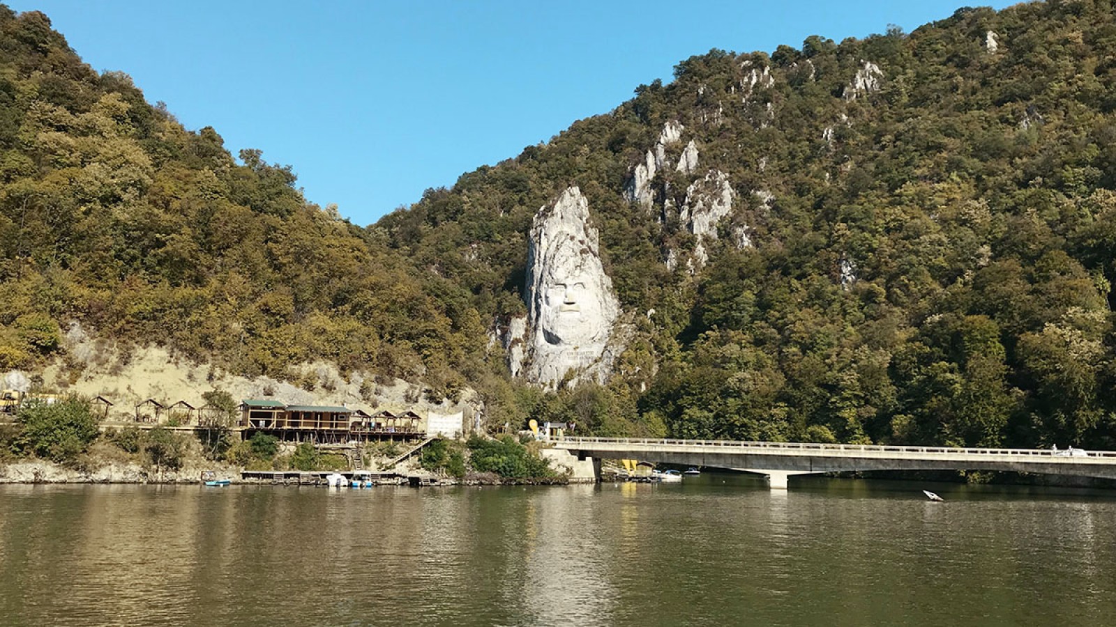 Plimbare cu barca pe Dunăre cu oprire pentru înot