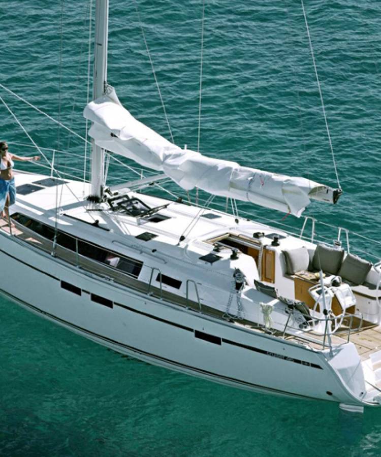 Petrecere privată pe yacht în largul mării