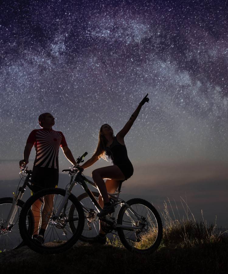 Turul de Noapte cu Lună Plină în Transilvania pe E-bike