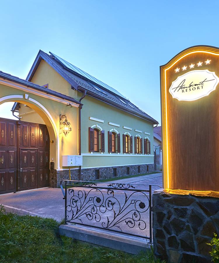 Experiențe și cazare la Resort Ambient