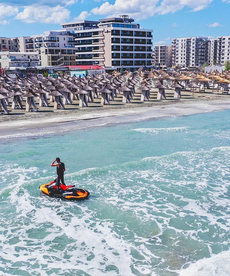 SKI JET MAMAIA - Aventură și adrenalină